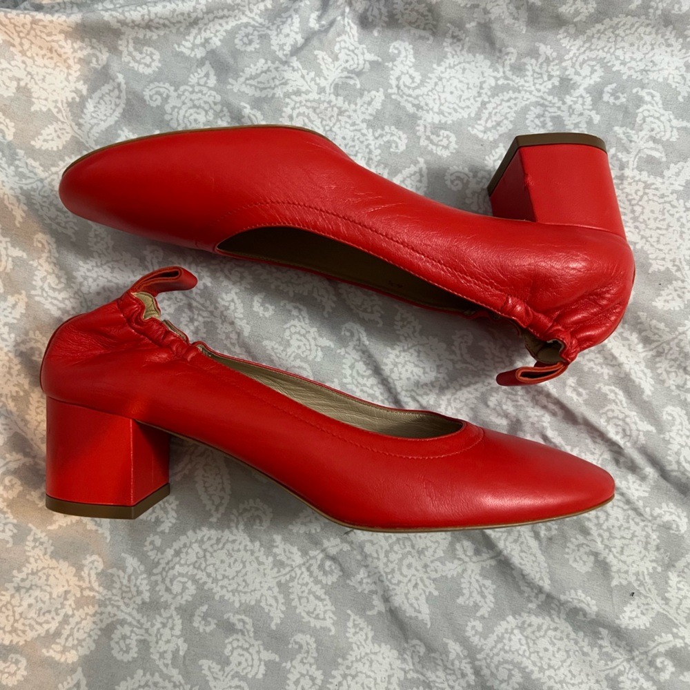 Everlane Shoes The Day Heel Red Round Toe Pumps Leather size 6.5